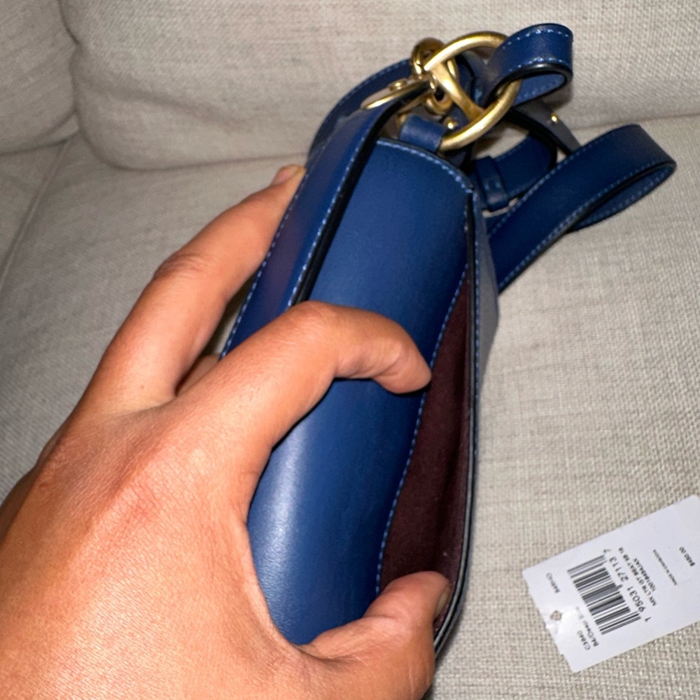 Coach Beat 18 deep blue saddle bag - Picture 14 of 15